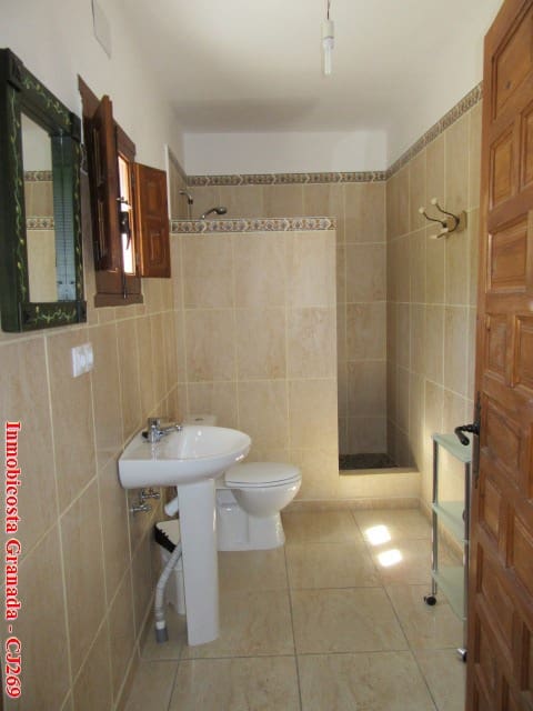 4 slaapkamer Finca/Landhuis te koop in Cadiar met garage - € 155.000 (Ref: 3179480)