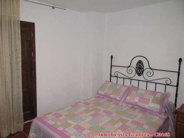 4 soveværelse Byhus til salg i Cadiar med garage - € 190.000 (Ref: 3197259)