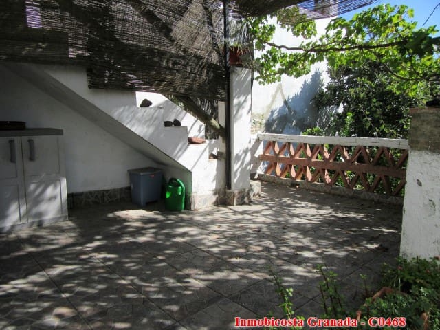 4 soveværelse Byhus til salg i Cadiar med garage - € 190.000 (Ref: 3197259)