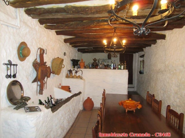 4 soveværelse Byhus til salg i Cadiar med garage - € 190.000 (Ref: 3197259)