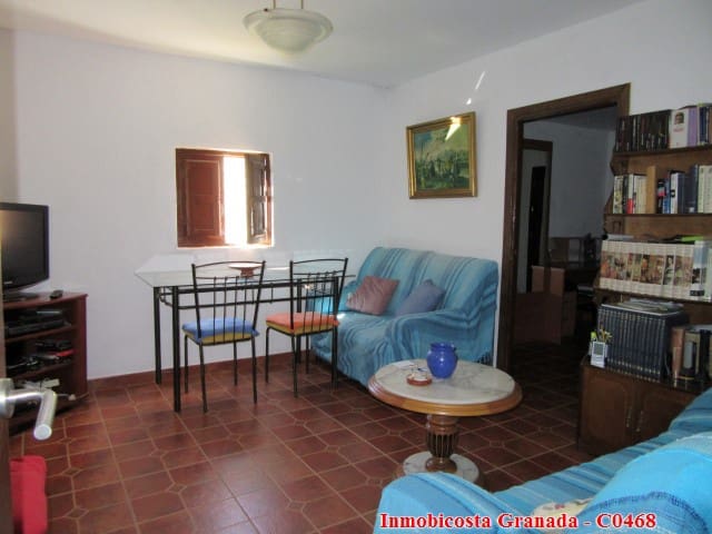 4 soveværelse Byhus til salg i Cadiar med garage - € 190.000 (Ref: 3197259)