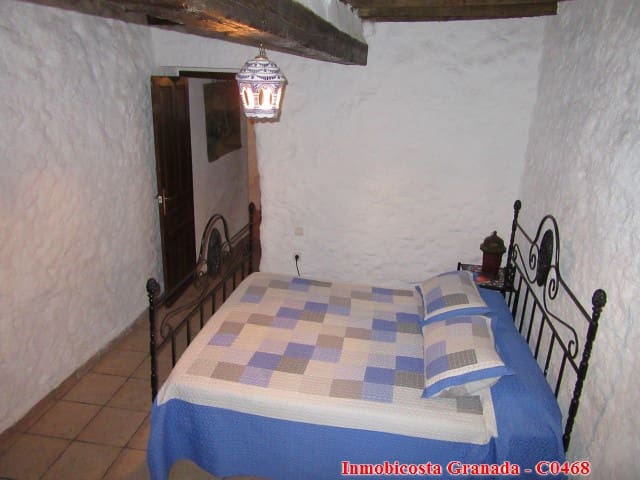 4 soveværelse Byhus til salg i Cadiar med garage - € 190.000 (Ref: 3197259)