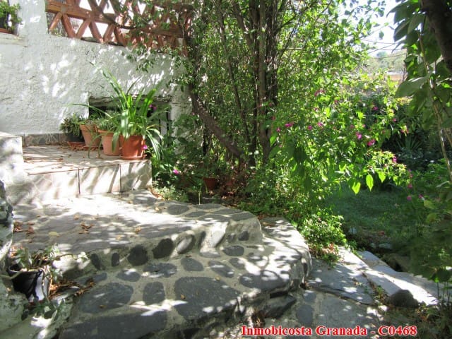 4 soveværelse Byhus til salg i Cadiar med garage - € 190.000 (Ref: 3197259)