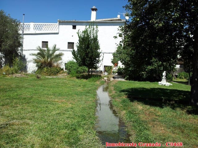 4 soveværelse Byhus til salg i Cadiar med garage - € 190.000 (Ref: 3197259)