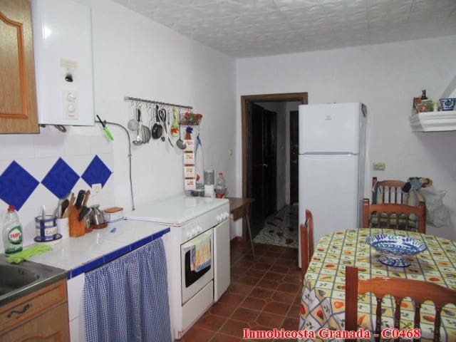 4 soveværelse Byhus til salg i Cadiar med garage - € 190.000 (Ref: 3197259)