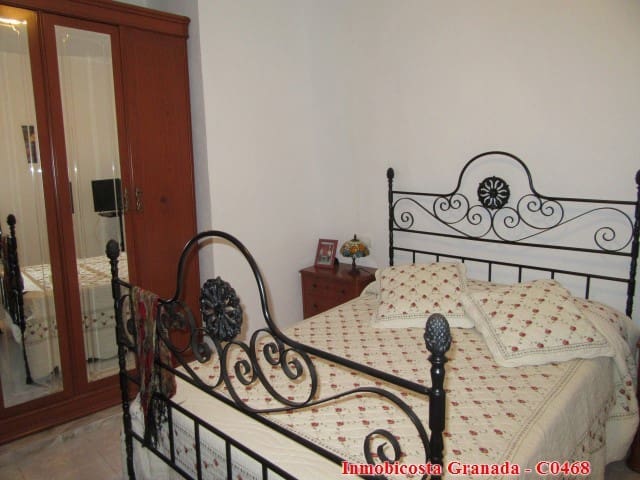 4 soveværelse Byhus til salg i Cadiar med garage - € 190.000 (Ref: 3197259)