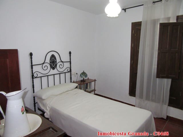 4 soveværelse Byhus til salg i Cadiar med garage - € 190.000 (Ref: 3197259)