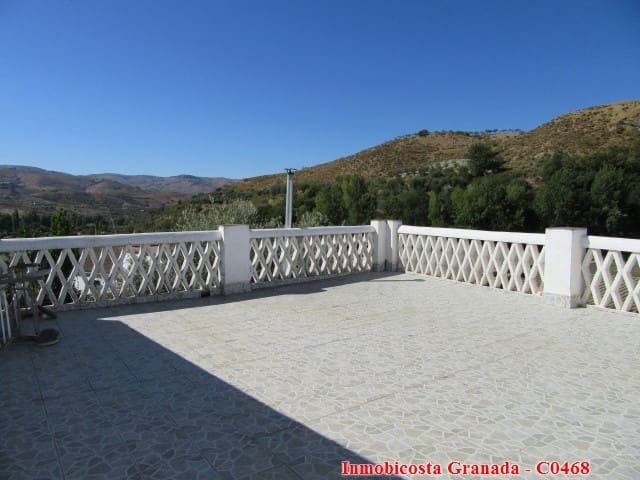 4 soveværelse Byhus til salg i Cadiar med garage - € 190.000 (Ref: 3197259)