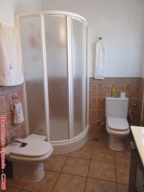 5 quarto Quinta/Casa Rural para venda em Albondon com garagem - 250 000 € (Ref: 4005385)