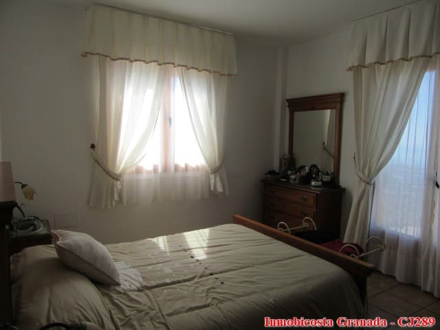 5 quarto Quinta/Casa Rural para venda em Albondon com garagem - 250 000 € (Ref: 4005385)