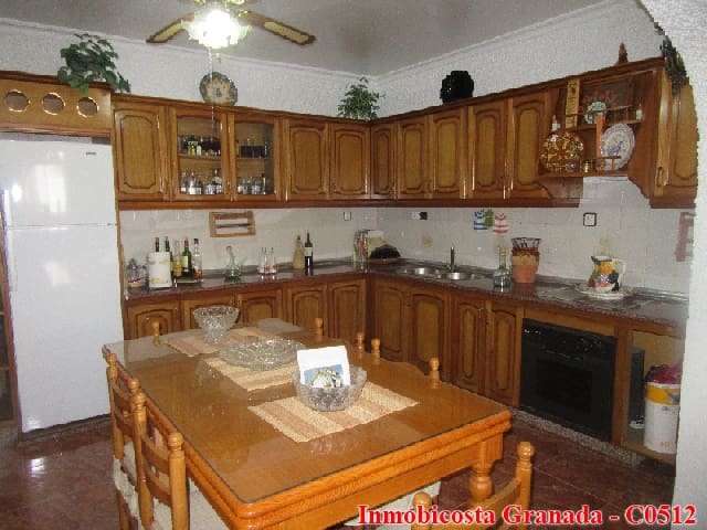 5 soverom Hus til salgs i Albuñol med garasje - € 250 000 (Ref: 4270431)