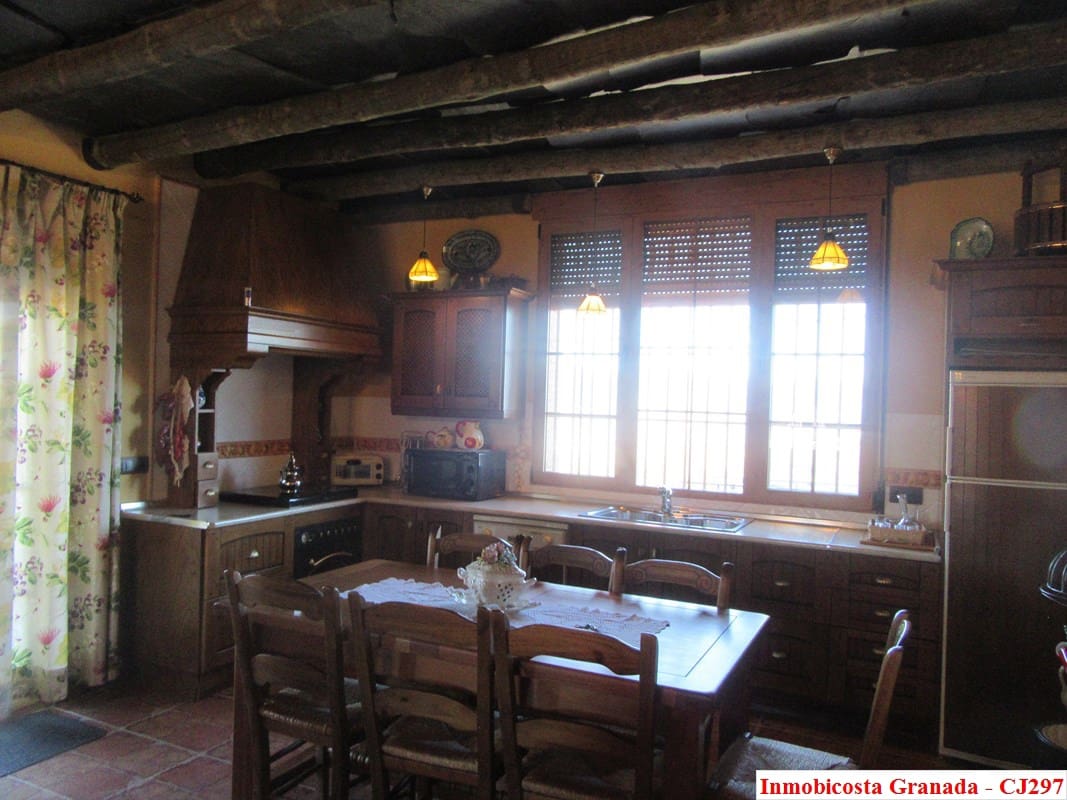 3 soveværelse Finca/Landehus til salg i Albondon med garage - € 215.000 (Ref: 4316731)