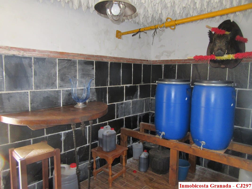 3 soveværelse Finca/Landehus til salg i Albondon med garage - € 215.000 (Ref: 4316731)