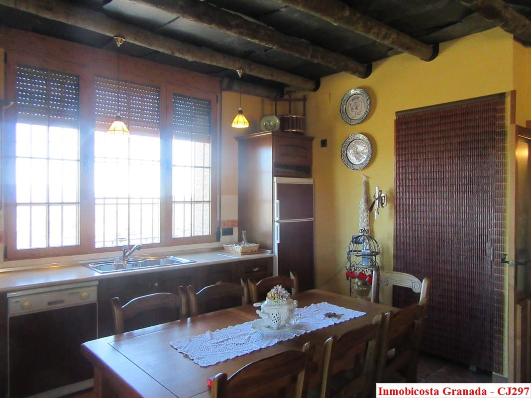 3 soveværelse Finca/Landehus til salg i Albondon med garage - € 215.000 (Ref: 4316731)