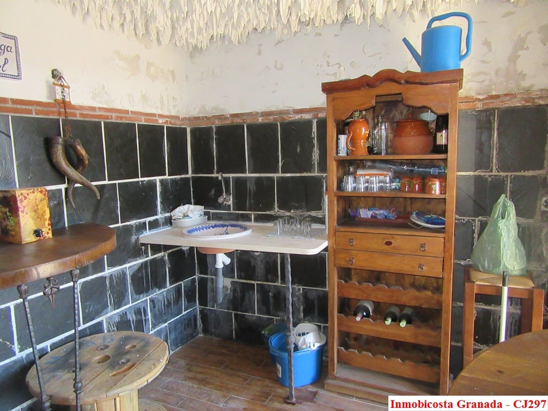 3 soveværelse Finca/Landehus til salg i Albondon med garage - € 215.000 (Ref: 4316731)