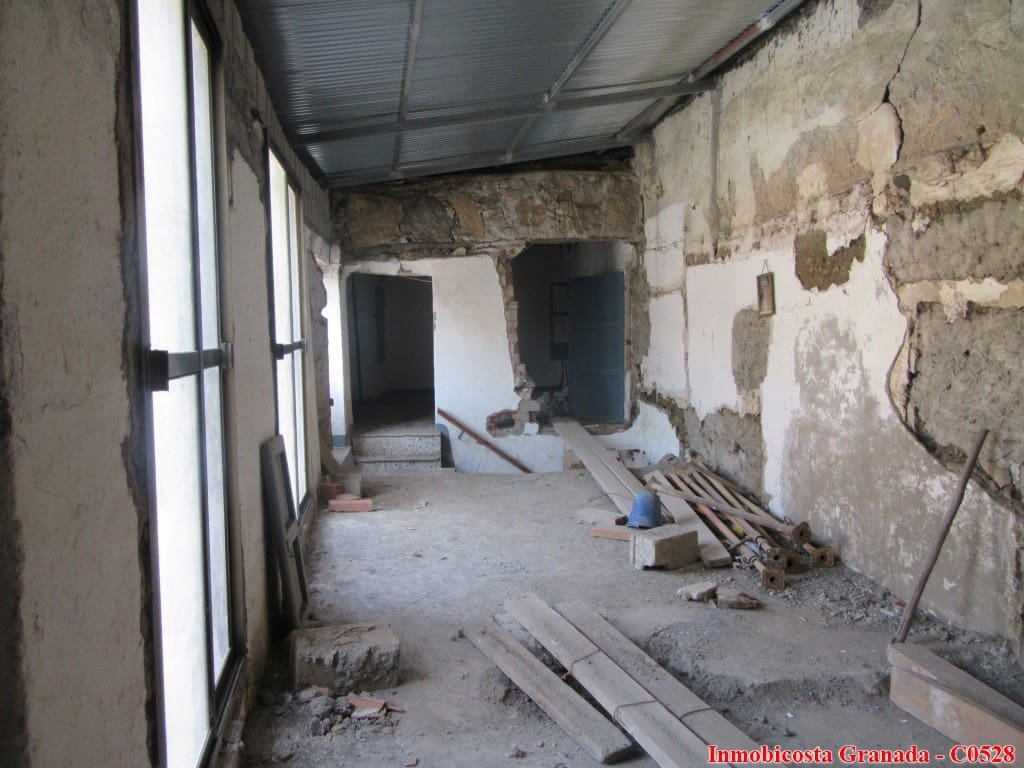 4 slaapkamer Huis te koop in Albunol - € 25.000 (Ref: 4720461)