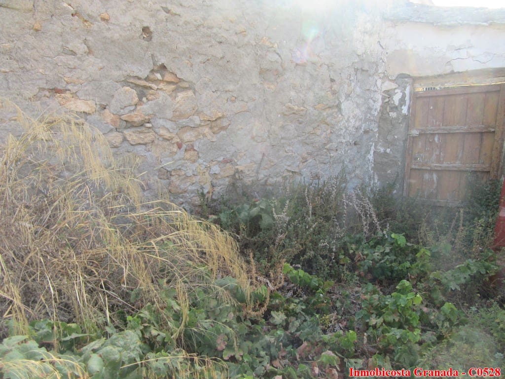 4 slaapkamer Huis te koop in Albunol - € 25.000 (Ref: 4720461)