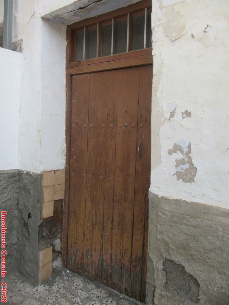 4 slaapkamer Huis te koop in Albunol - € 25.000 (Ref: 4720461)