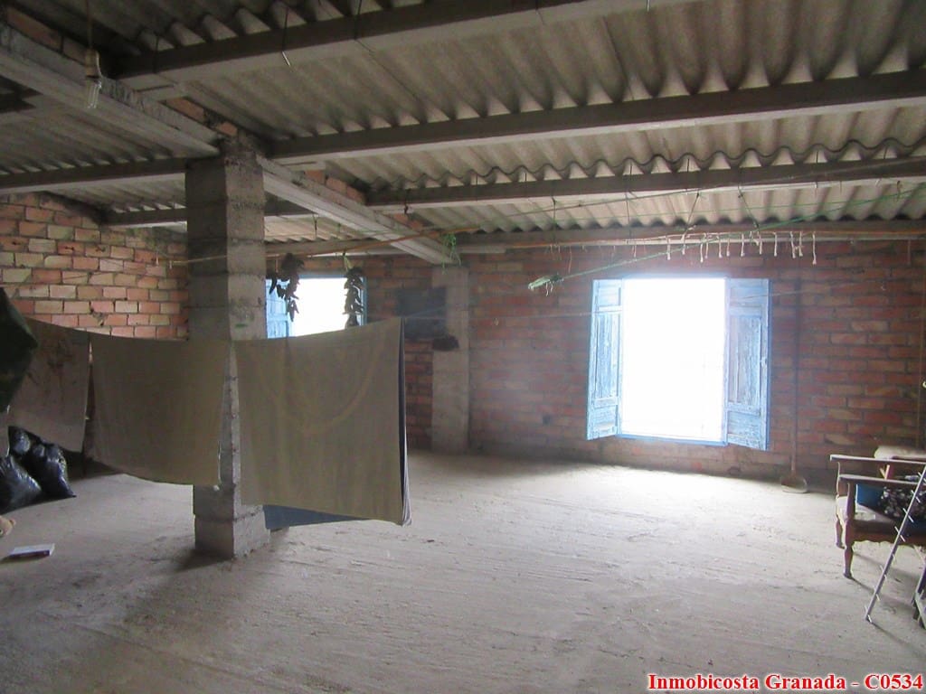 6 soveværelse Byhus til salg i Yator - € 45.000 (Ref: 4759770)