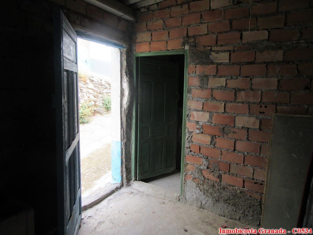 6 soveværelse Byhus til salg i Yator - € 45.000 (Ref: 4759770)