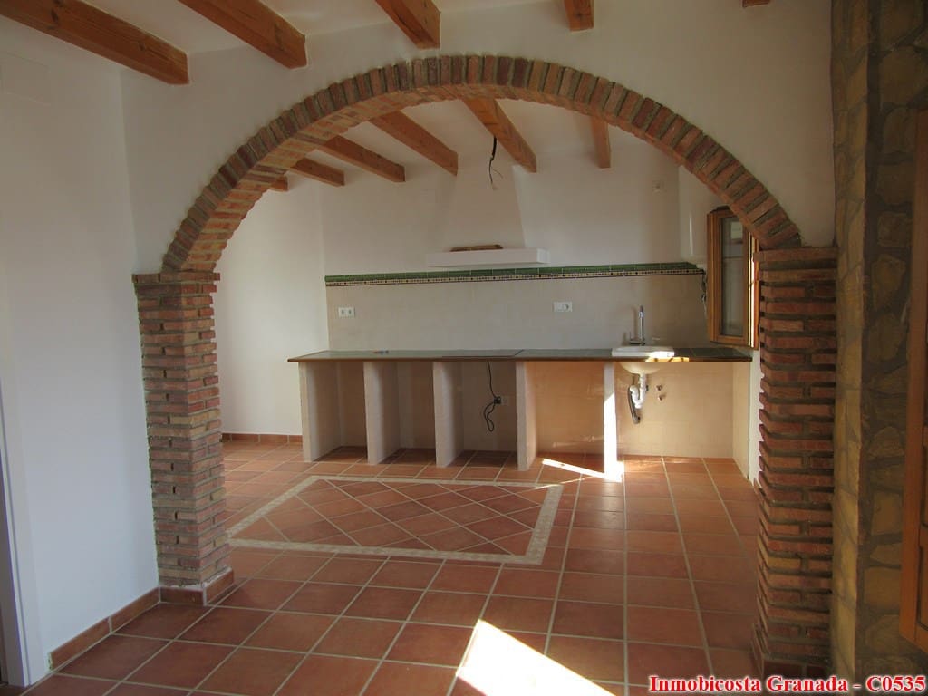 4 makuuhuone Omakotitalo myytävänä paikassa Albondon - 230 000 € (Ref: 4801130)