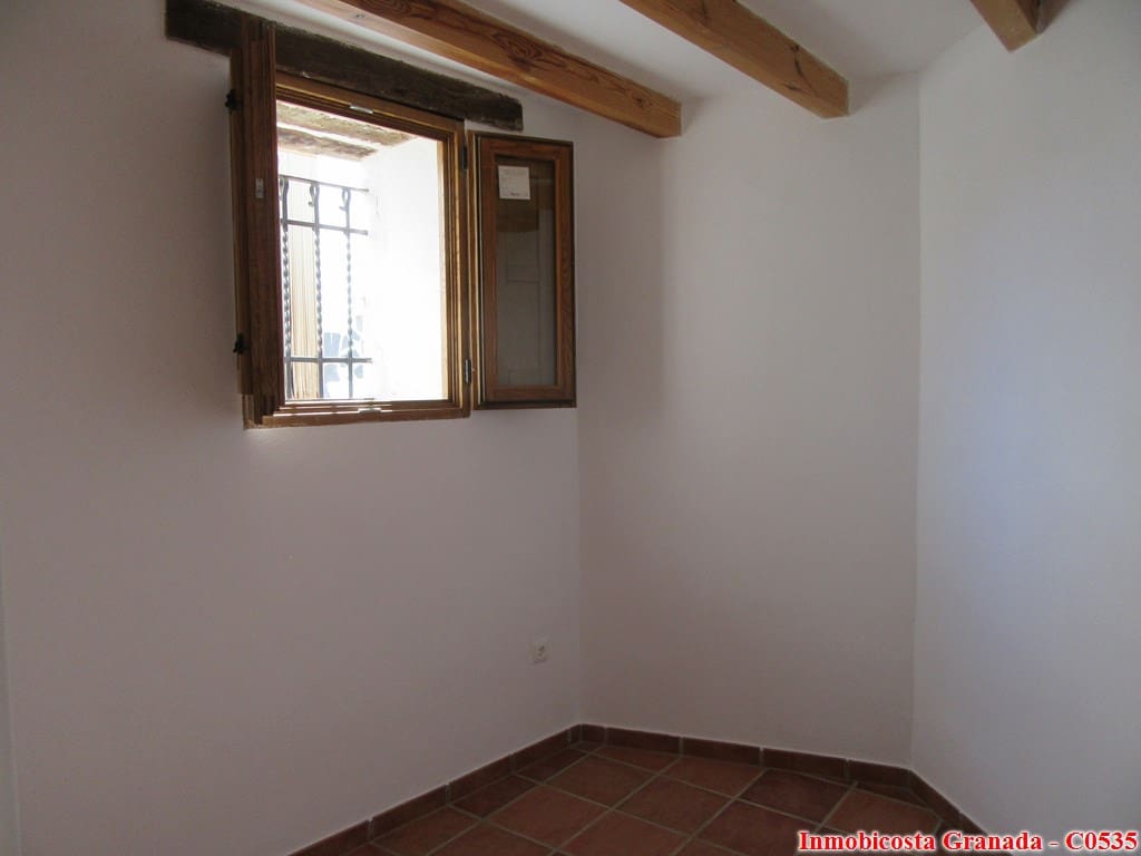 4 makuuhuone Omakotitalo myytävänä paikassa Albondon - 230 000 € (Ref: 4801130)