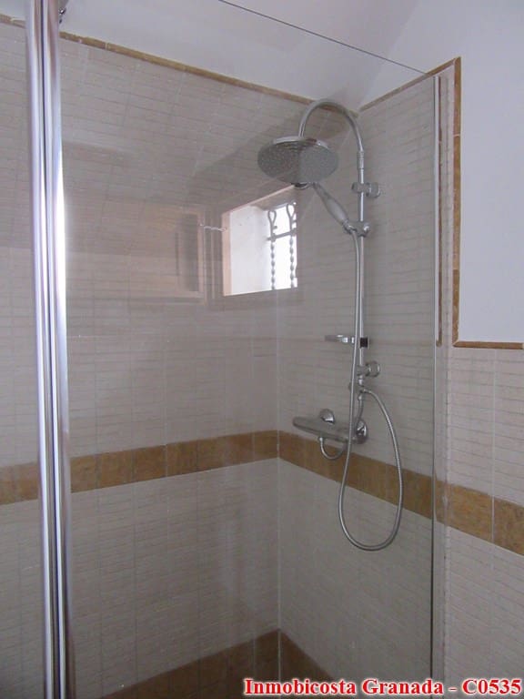 4 makuuhuone Omakotitalo myytävänä paikassa Albondon - 230 000 € (Ref: 4801130)