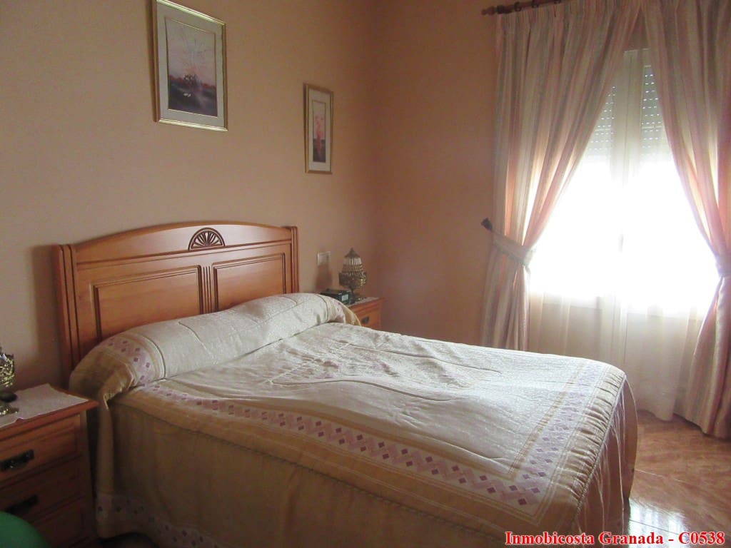 5 soveværelse Byhus til salg i Cadiar - € 105.000 (Ref: 4960111)