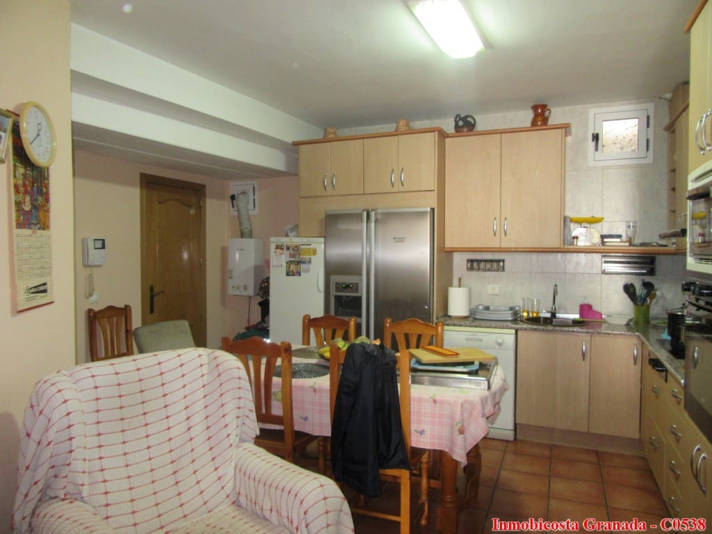 5 soveværelse Byhus til salg i Cadiar - € 105.000 (Ref: 4960111)