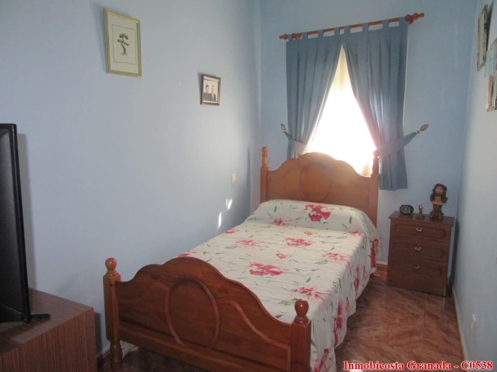 5 soveværelse Byhus til salg i Cadiar - € 105.000 (Ref: 4960111)