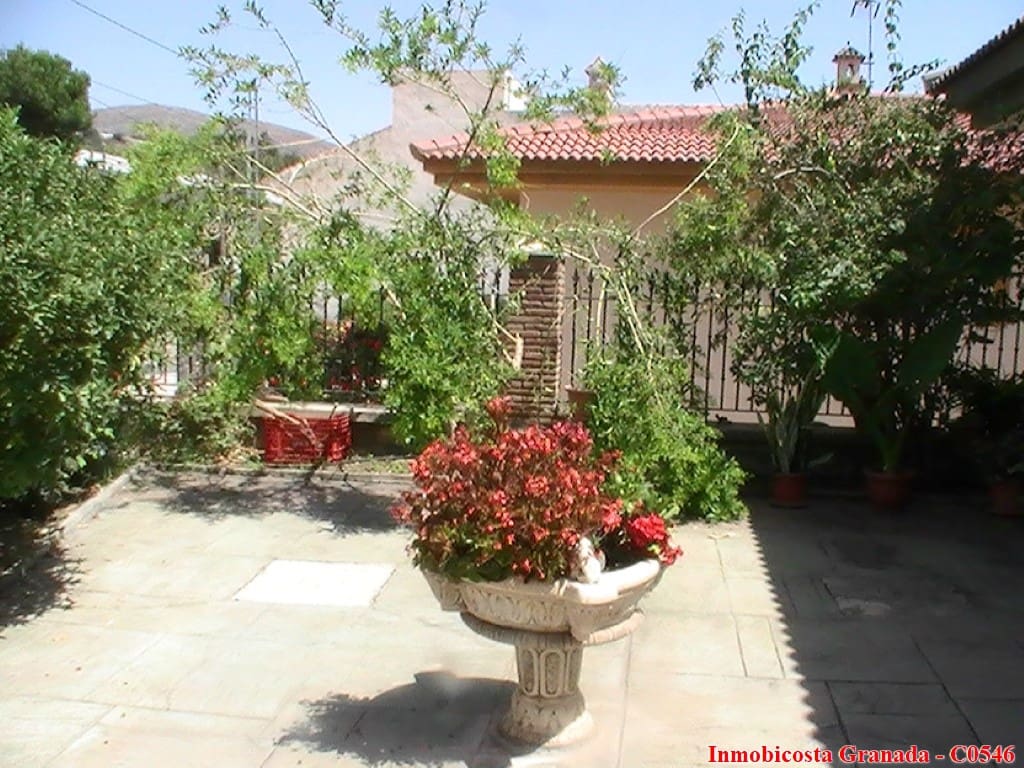 4 bedroom Townhouse for sale in Albunol with garage - € 500,000 (Ref: 5512995)