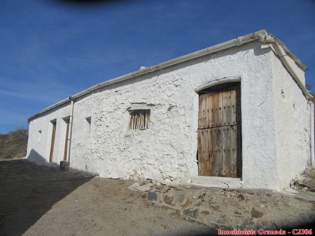 4 soveværelse Finca/Landehus til salg i Albondon med garage - € 122.000 (Ref: 5580507)