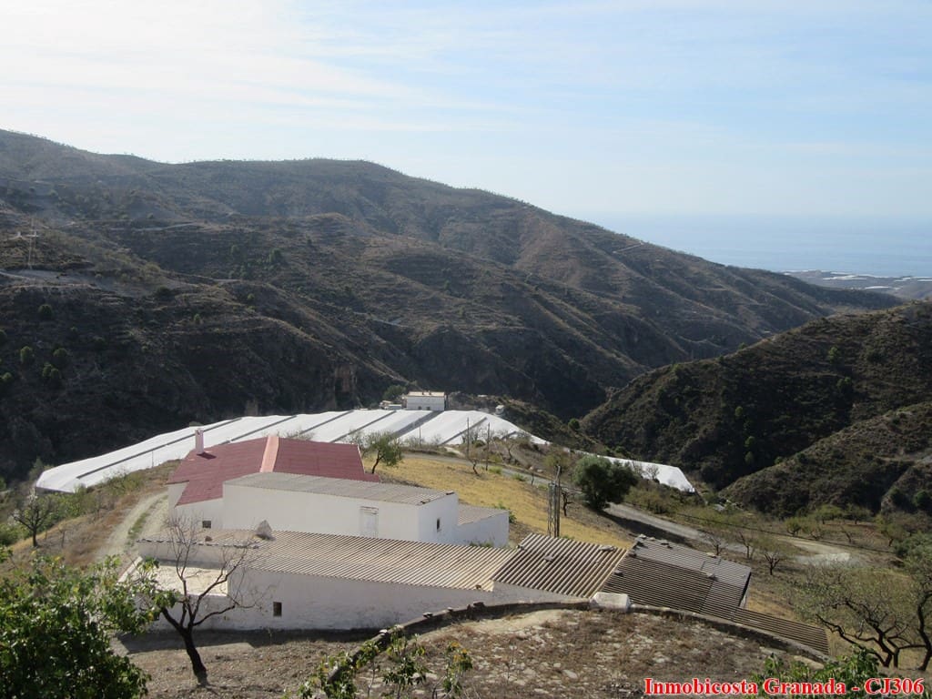 4 soveværelse Finca/Landehus til salg i Albondon med garage - € 122.000 (Ref: 5580507)