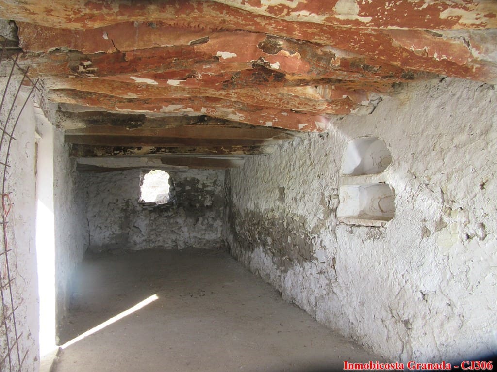 4 soveværelse Finca/Landehus til salg i Albondon med garage - € 122.000 (Ref: 5580507)