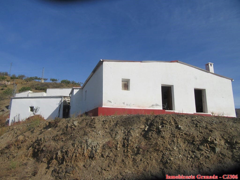 4 soveværelse Finca/Landehus til salg i Albondon med garage - € 122.000 (Ref: 5580507)