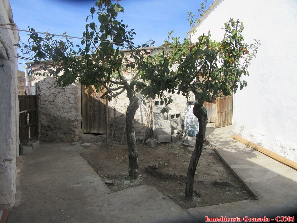 4 soveværelse Finca/Landehus til salg i Albondon med garage - € 122.000 (Ref: 5580507)