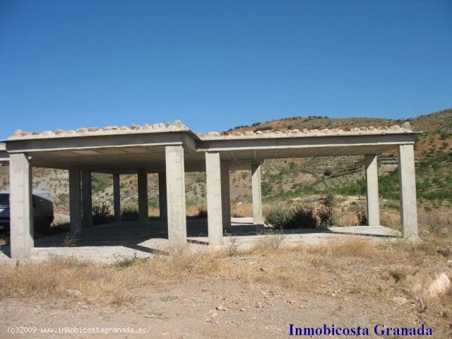 Finca/Country House for sale in Turon with garage - € 79,999 (Ref: 561718)