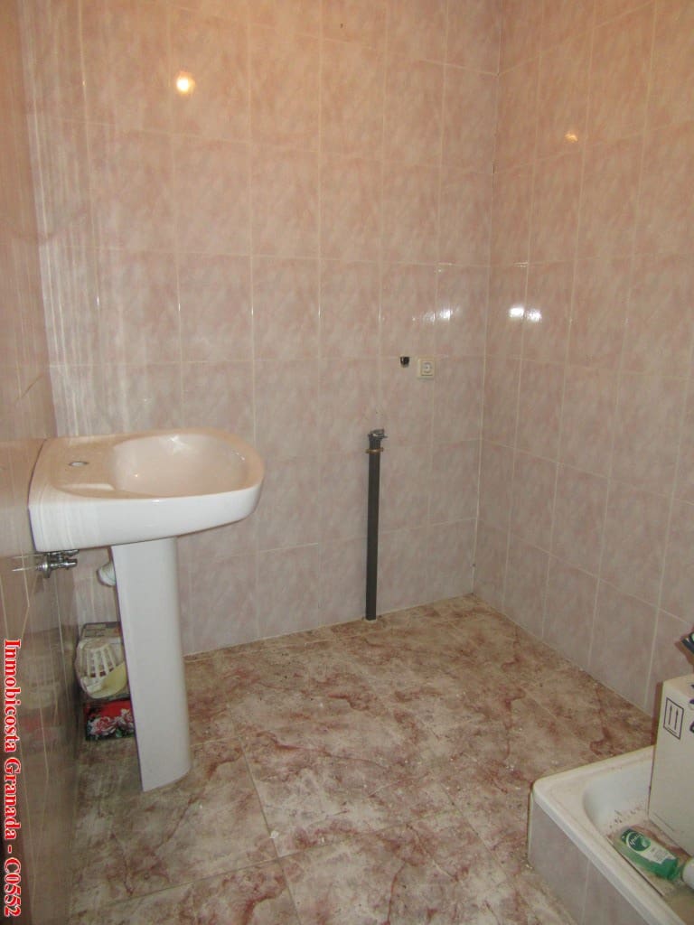 5 soveværelse Byhus til salg i Albondon med garage - € 60.000 (Ref: 5803019)