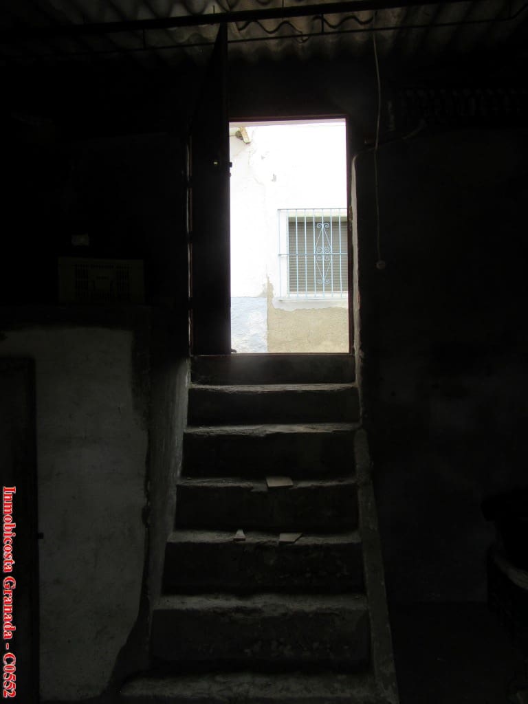 5 soveværelse Byhus til salg i Albondon med garage - € 60.000 (Ref: 5803019)