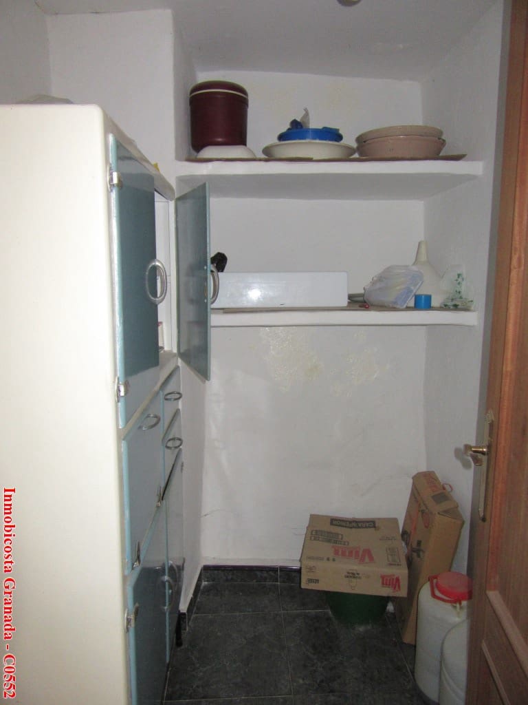 5 soveværelse Byhus til salg i Albondon med garage - € 60.000 (Ref: 5803019)