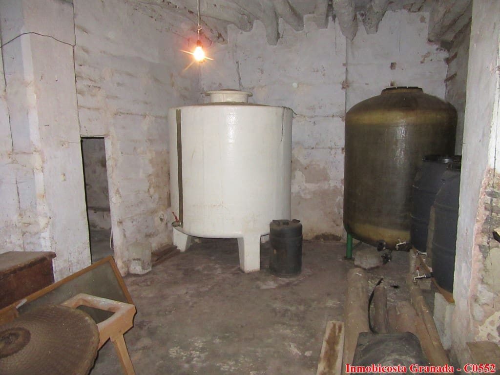 5 soveværelse Byhus til salg i Albondon med garage - € 60.000 (Ref: 5803019)