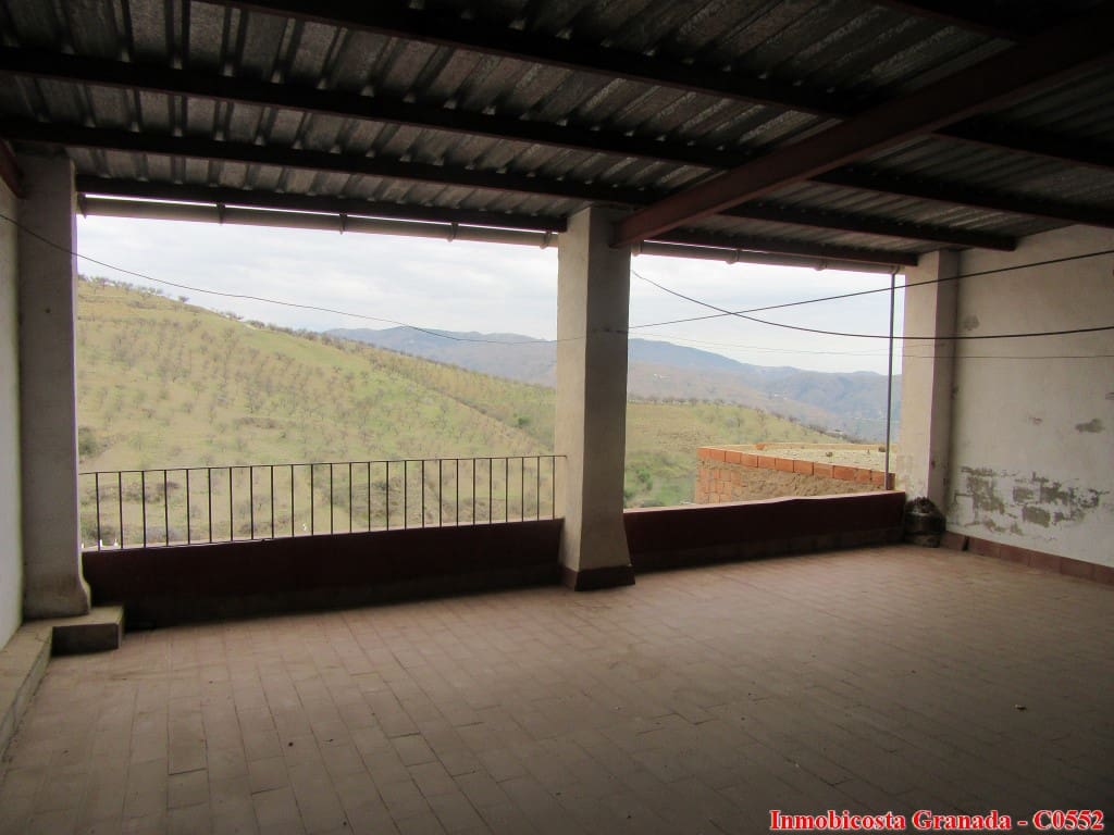 5 soveværelse Byhus til salg i Albondon med garage - € 60.000 (Ref: 5803019)