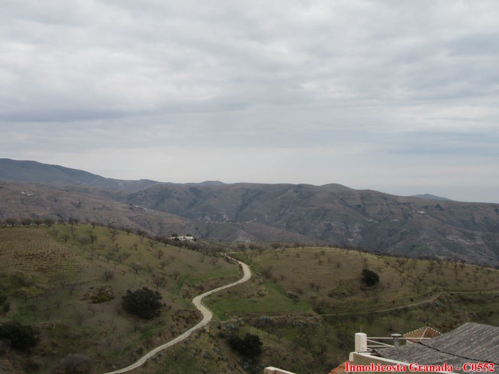 5 soveværelse Byhus til salg i Albondon med garage - € 60.000 (Ref: 5803019)