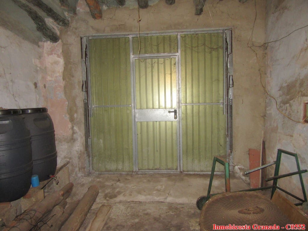 5 soveværelse Byhus til salg i Albondon med garage - € 60.000 (Ref: 5803019)