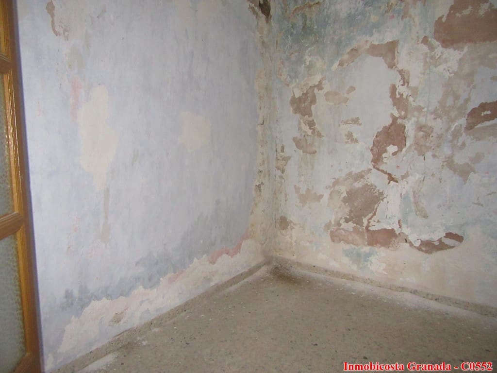 5 soveværelse Byhus til salg i Albondon med garage - € 60.000 (Ref: 5803019)