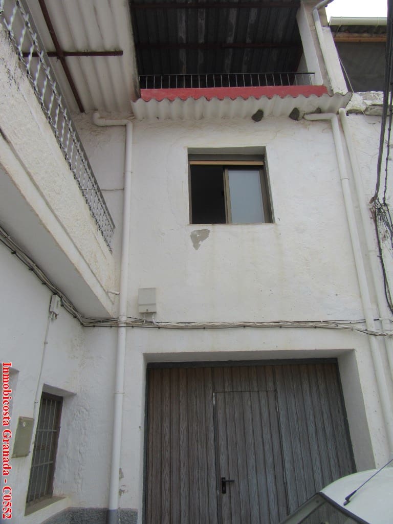 5 soveværelse Byhus til salg i Albondon med garage - € 60.000 (Ref: 5803019)