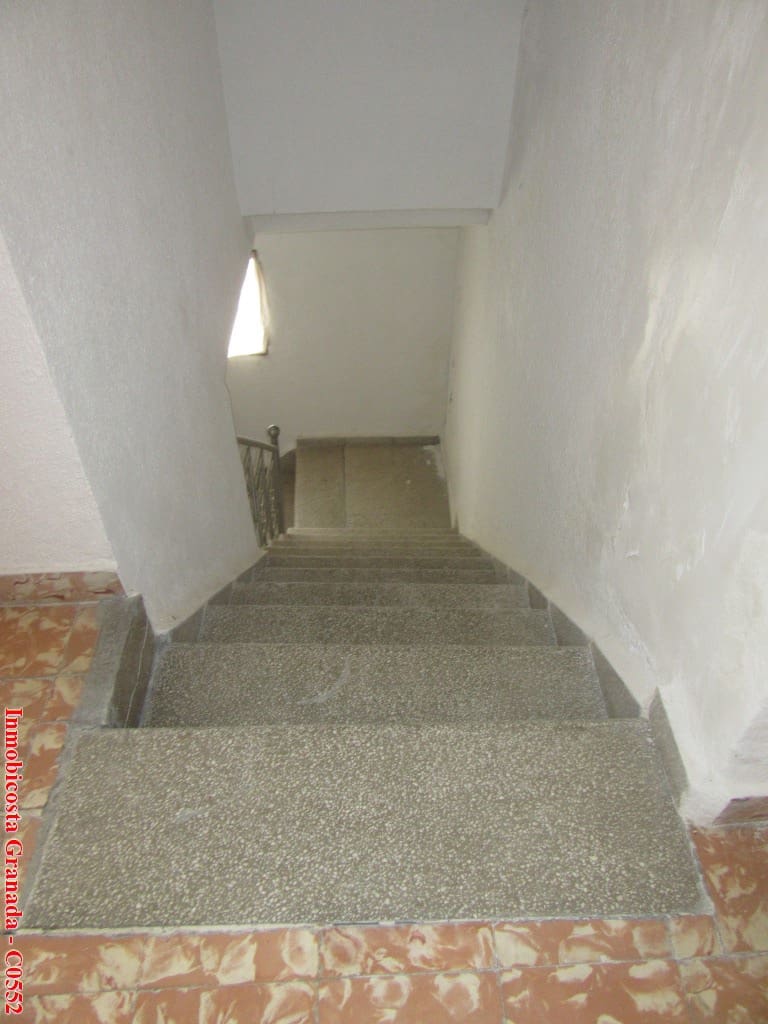 5 soveværelse Byhus til salg i Albondon med garage - € 60.000 (Ref: 5803019)