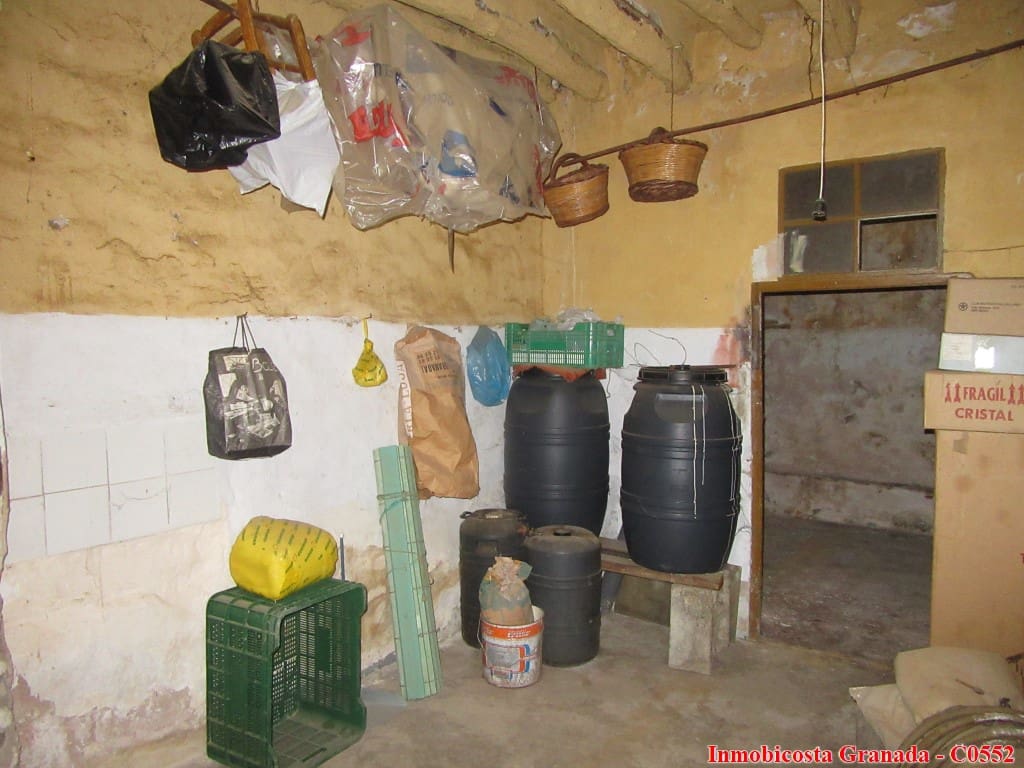 5 soveværelse Byhus til salg i Albondon med garage - € 60.000 (Ref: 5803019)