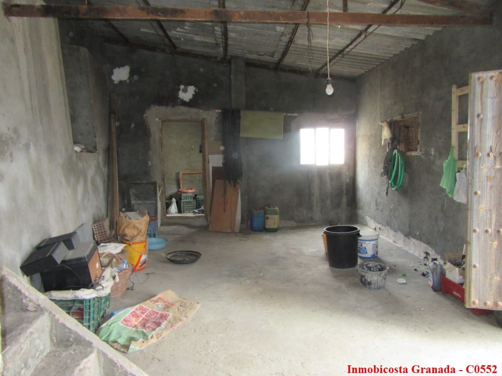 5 soveværelse Byhus til salg i Albondon med garage - € 60.000 (Ref: 5803019)