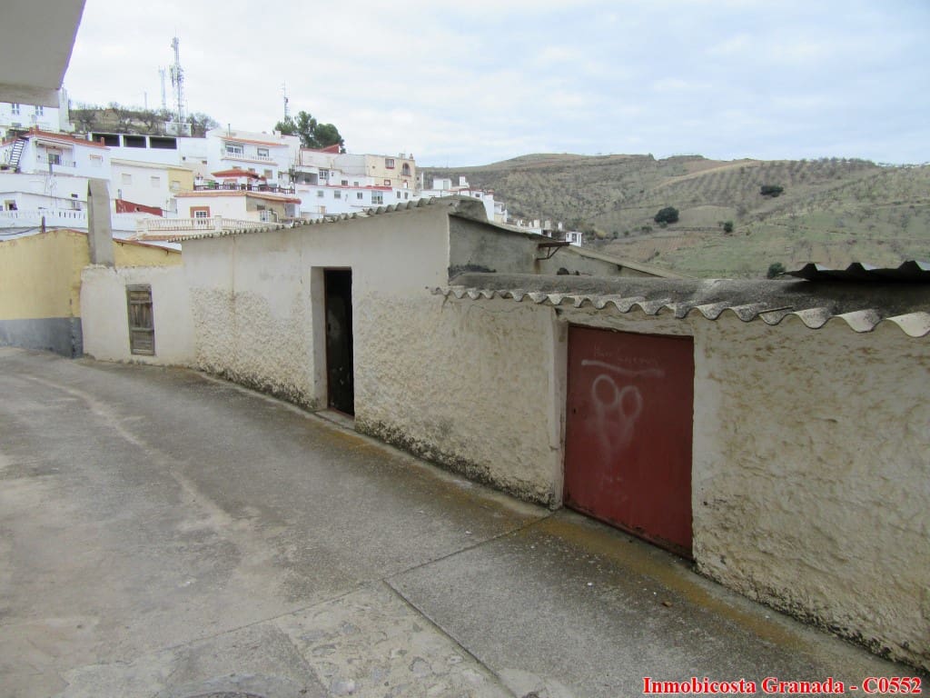 5 soveværelse Byhus til salg i Albondon med garage - € 60.000 (Ref: 5803019)